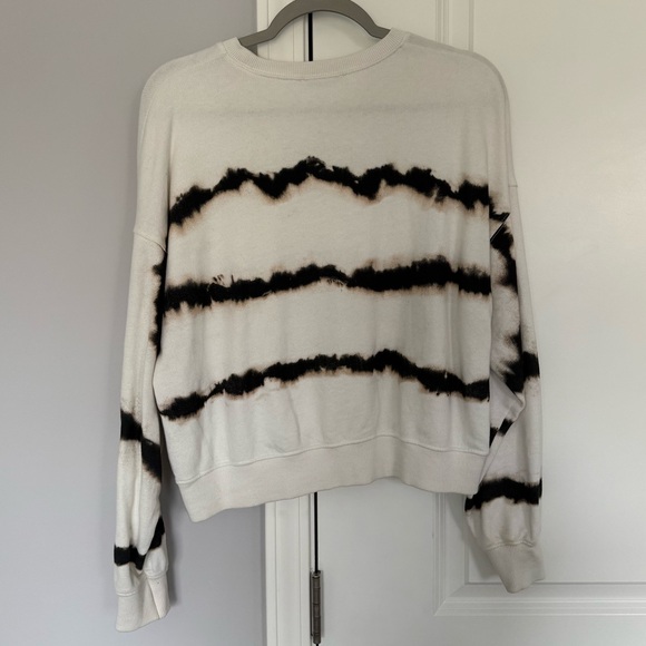 Pull & Bear Crewneck - Picture 2 of 4